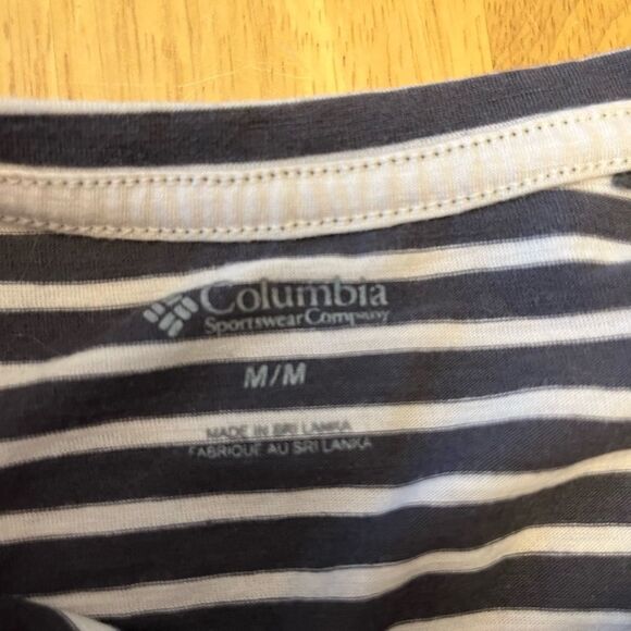 Columbia UnBearable Soft Striped Women’s Tee size medium - Picture 5 of 13